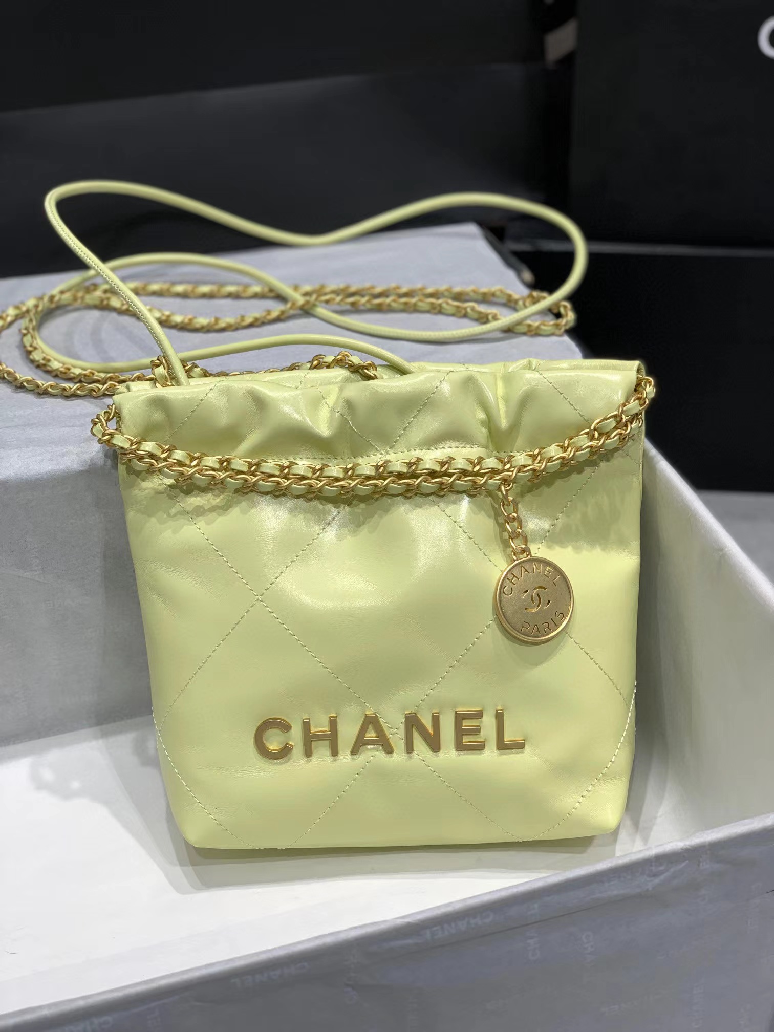 Chanel bag size 19*20*6cm CB516