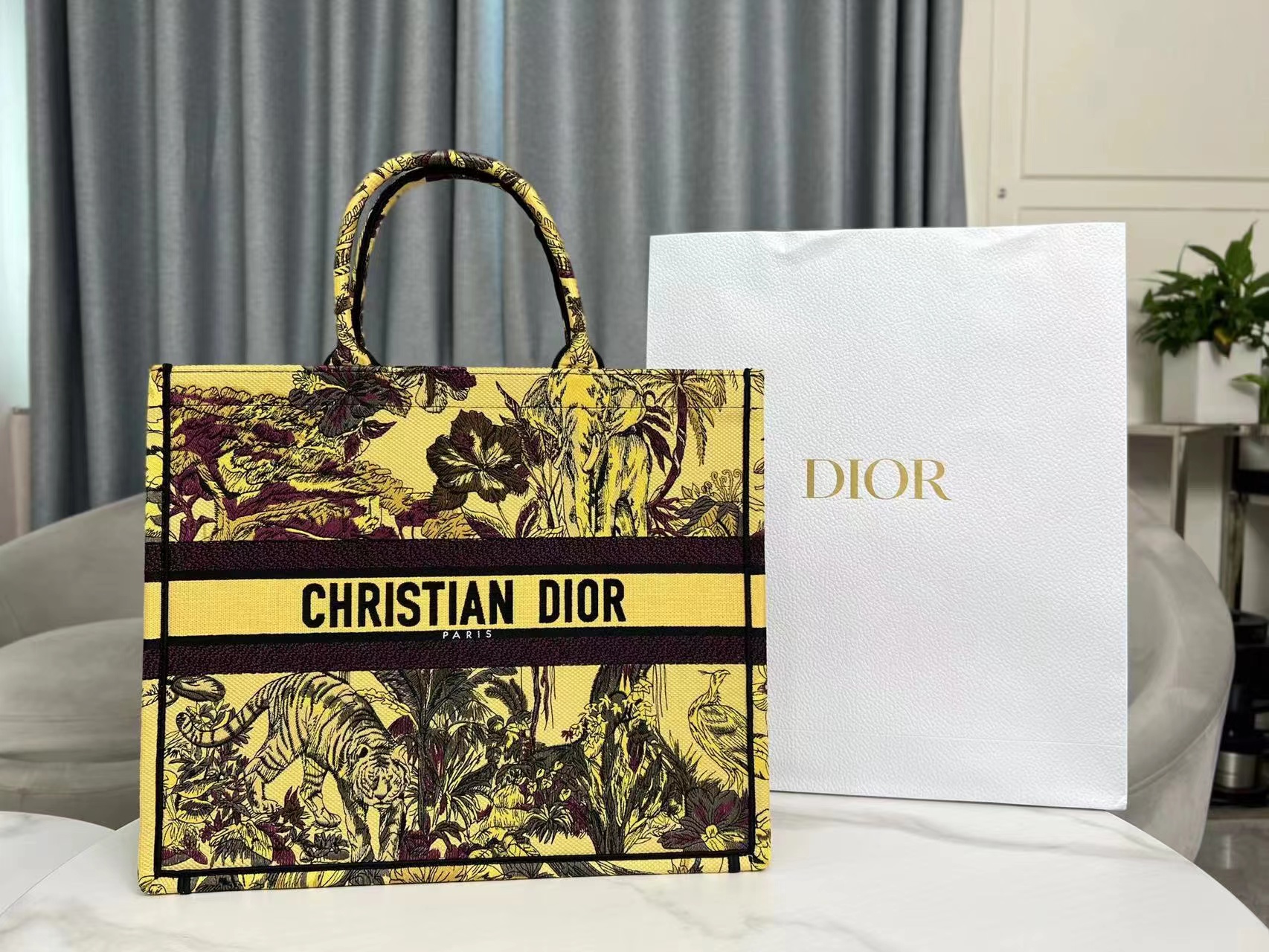 Dior bag size 41 CM  DB401