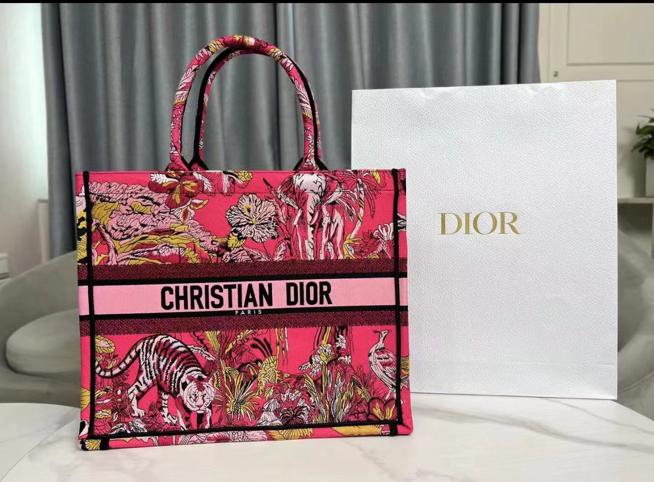 Dior bag size 41 CM DB404
