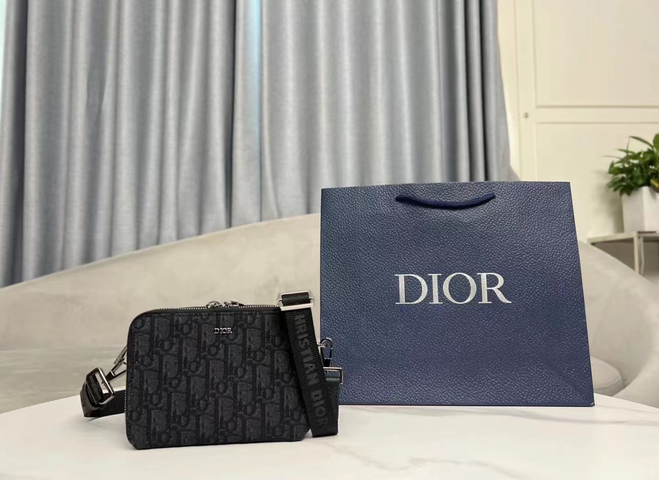 Dior bag size CM DB409