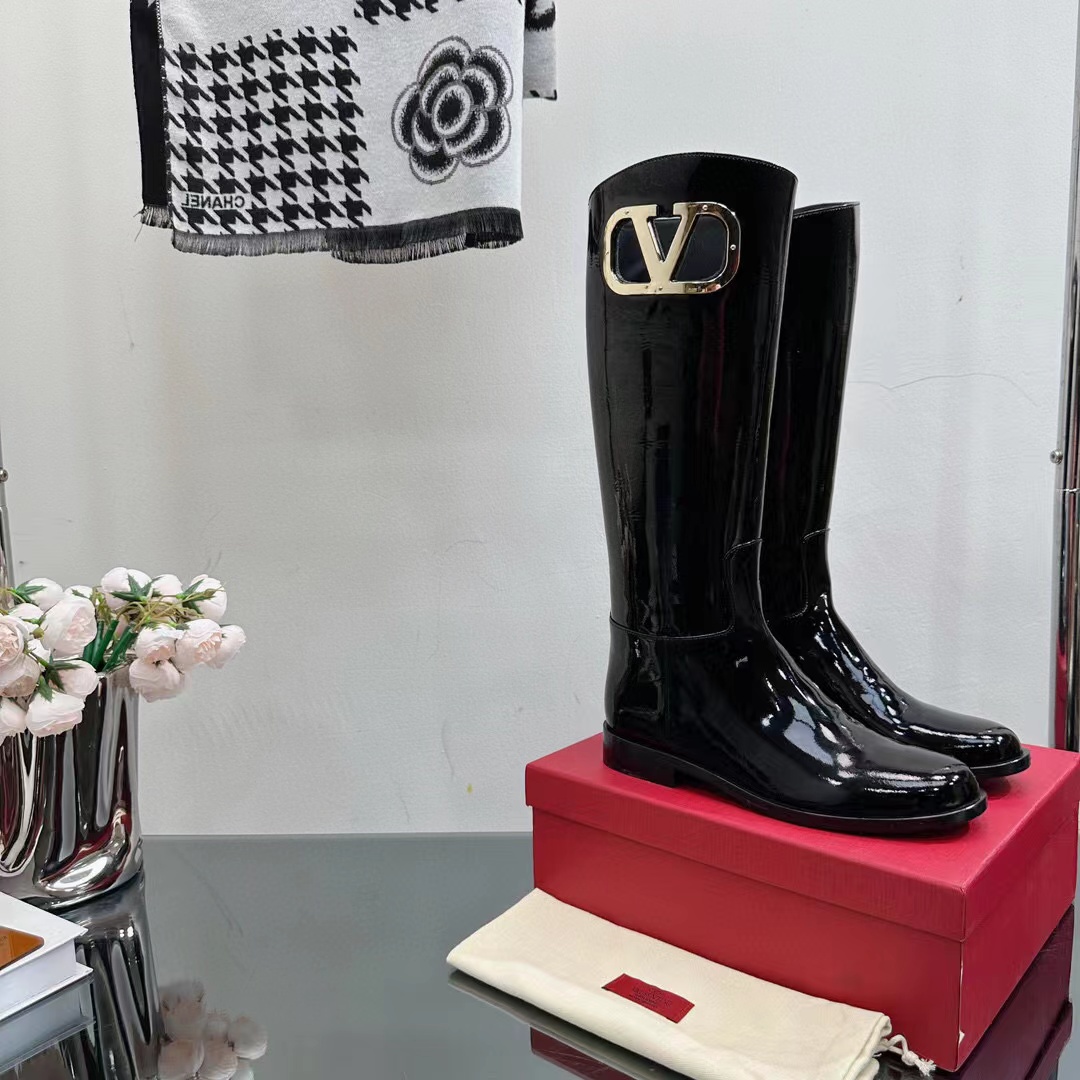 VALENTINO boots  hs 551