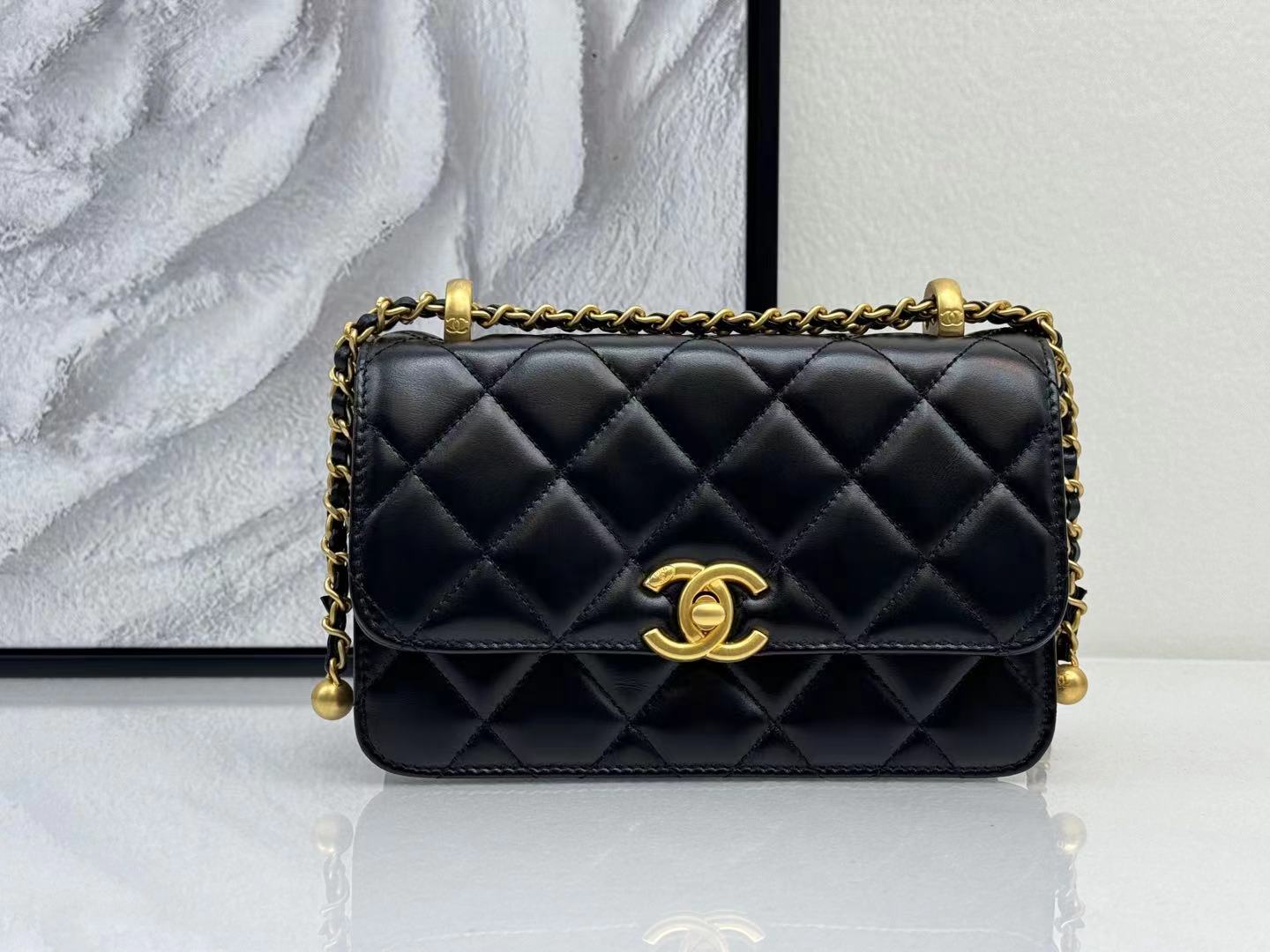 Chanel bag size 12*19*8Cm  CHB265