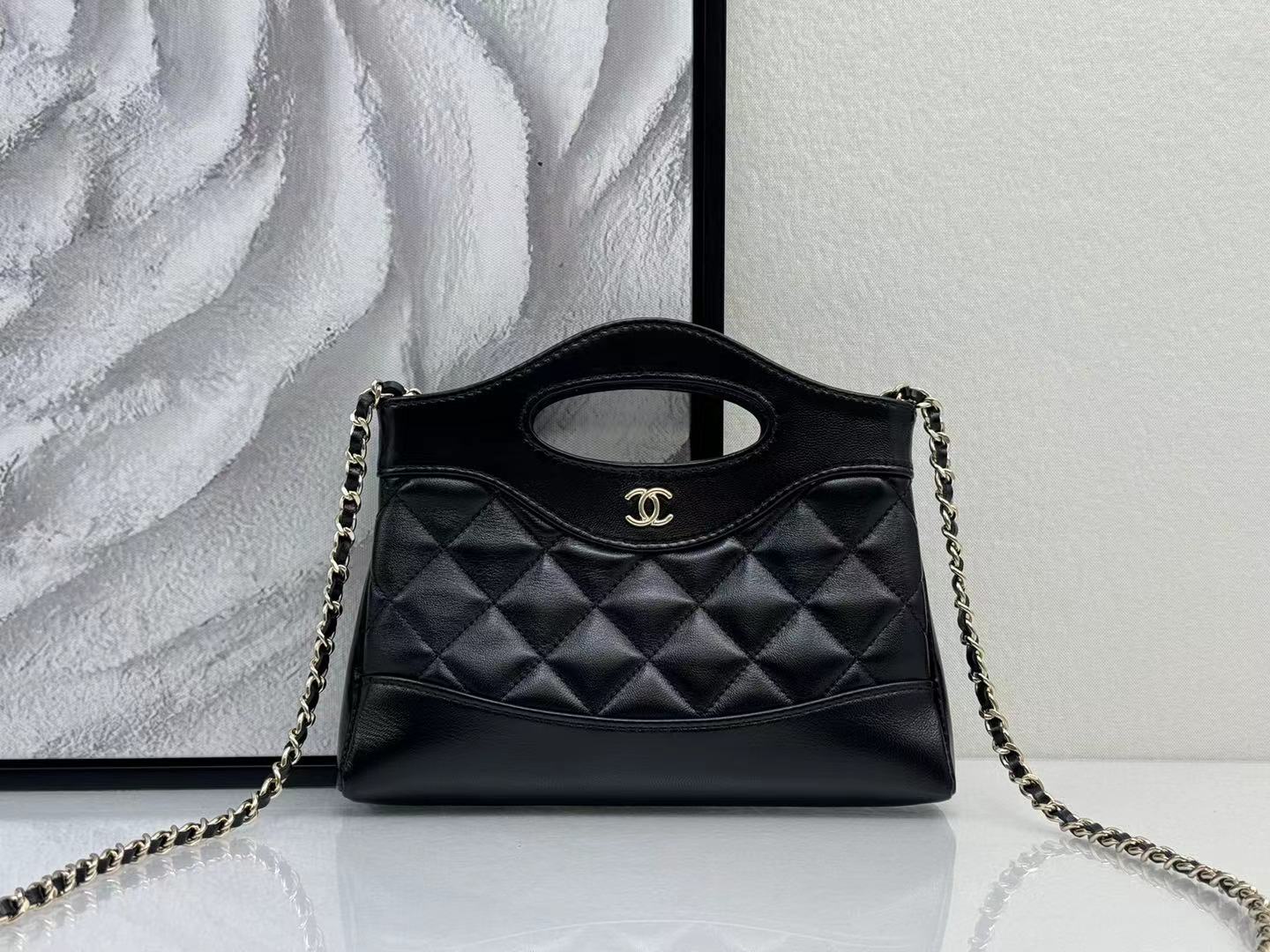Chanel bag size 17.5cm CHB708