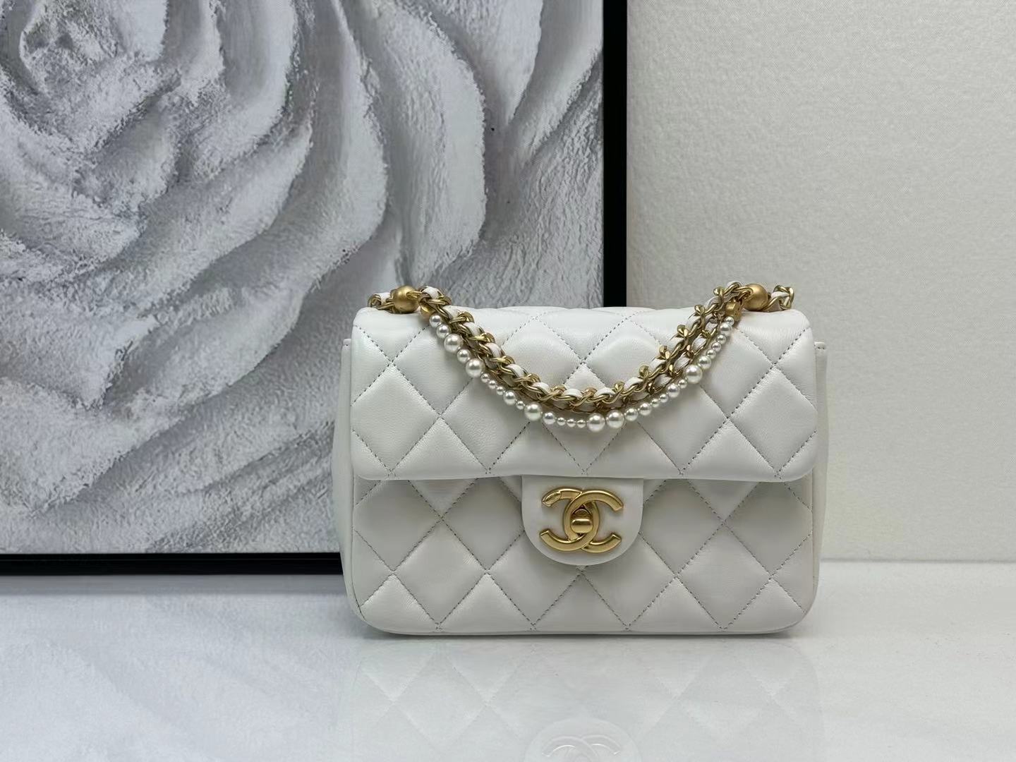 Chanel bag size 19.5cm CHB716
