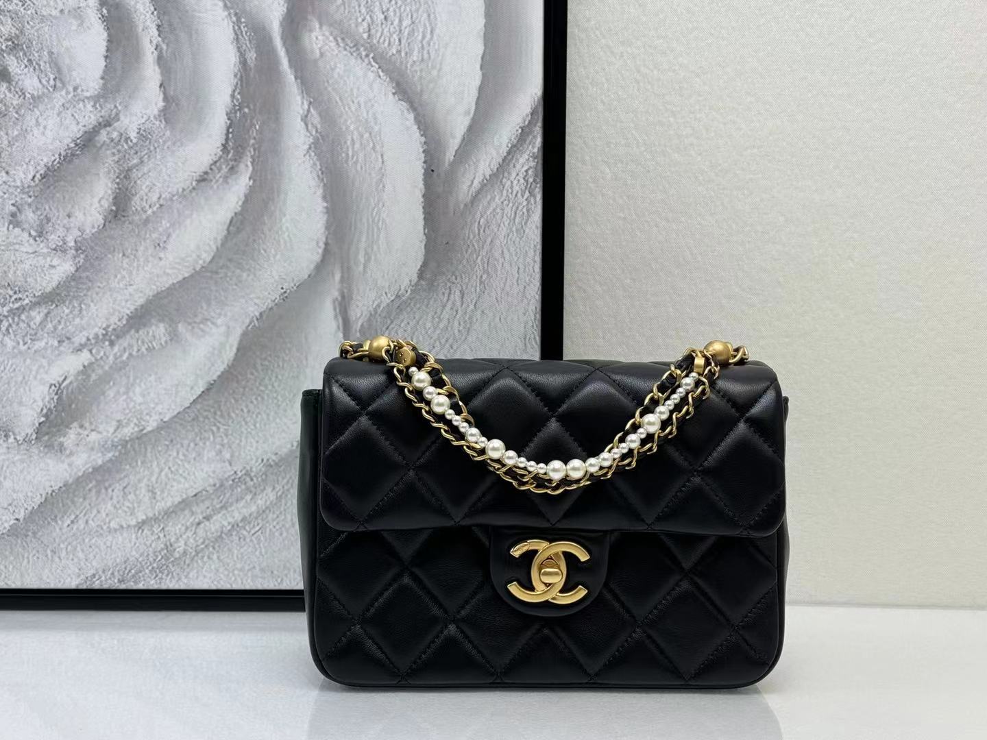 Chanel bag size 19.5cm CHB717